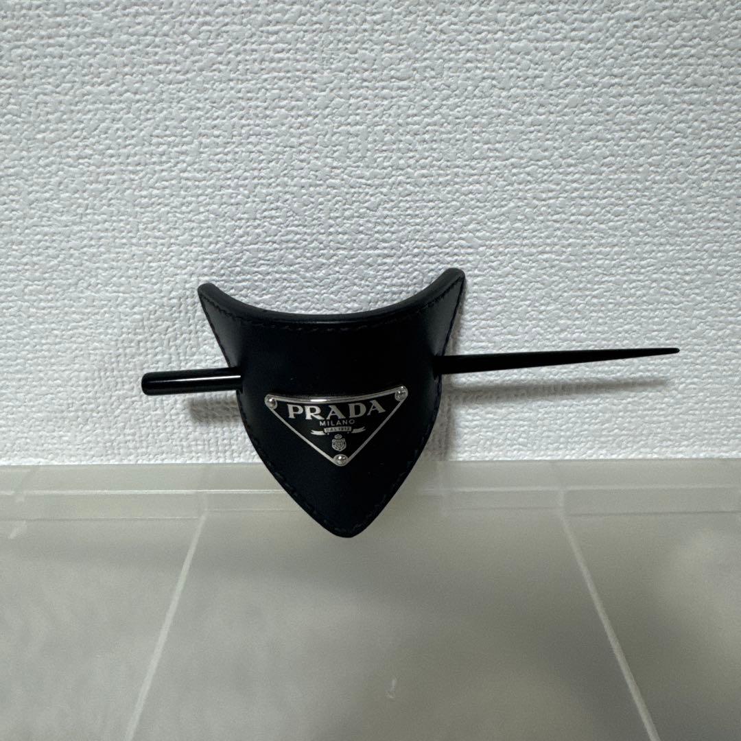 PRADA ブラック プラダ ヘアアクセサリー　かんざし　トライアングル