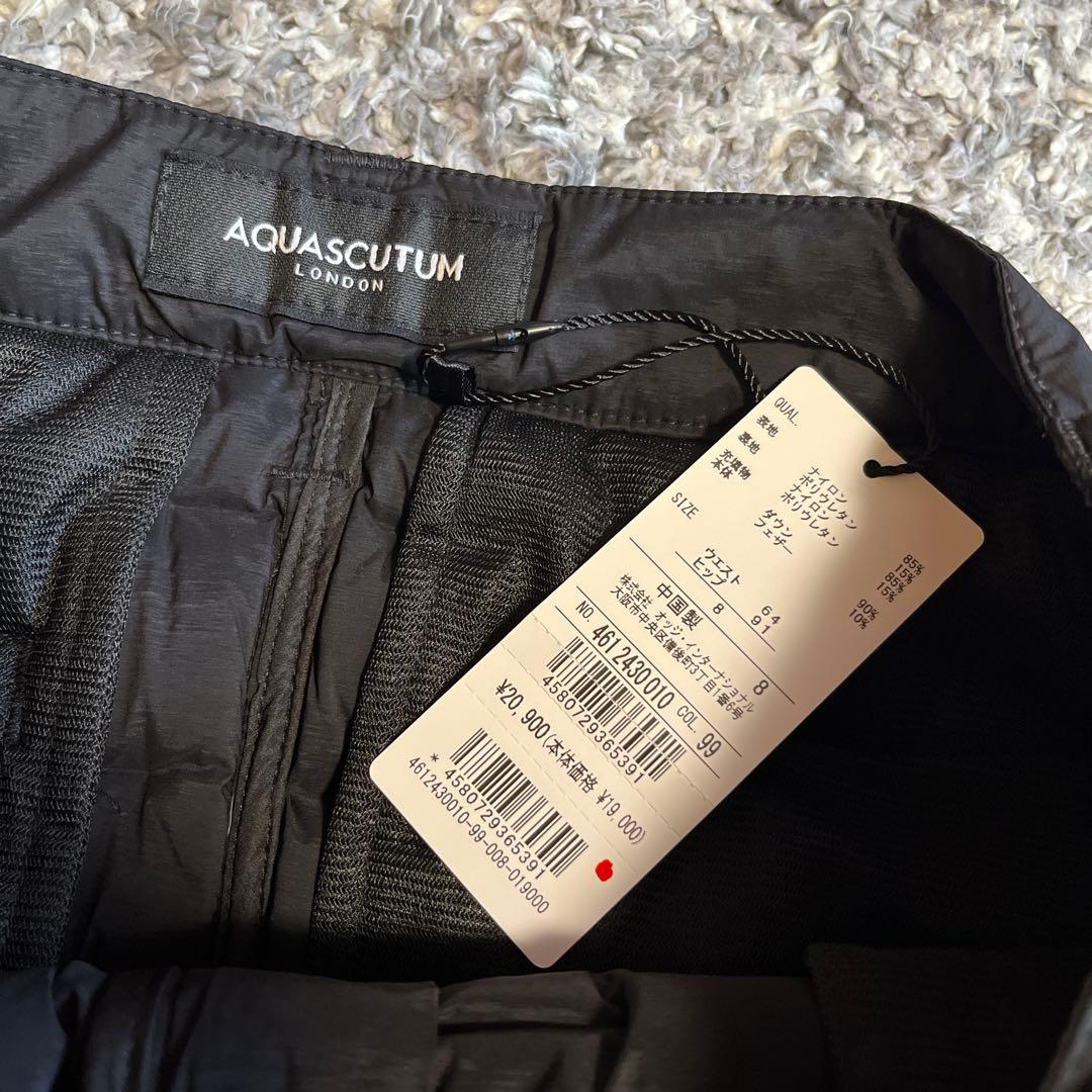 アクアスキュータム　ゴルフスカート　ダウン　フェザー　軽量　黒