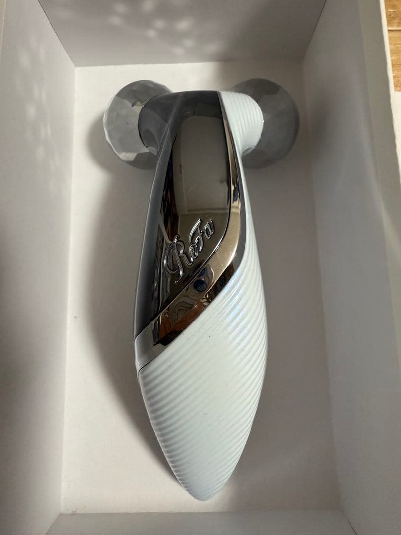 ReFa カラットリフト EMS