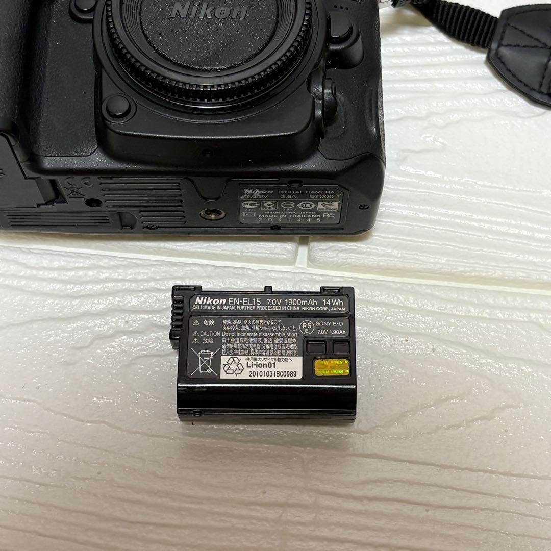 Nikon ニコン D7000 デジタル一眼レフカメラ
