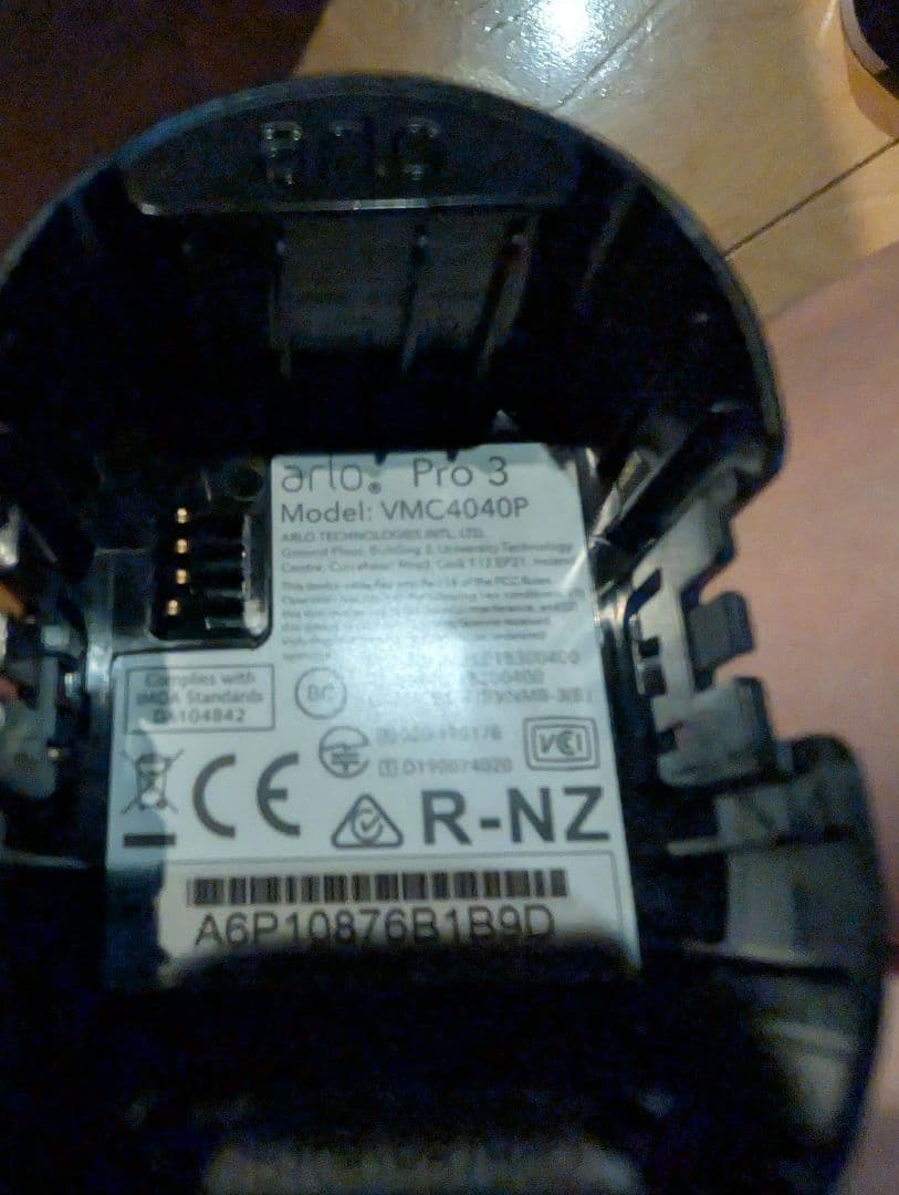 ポ*ト様 ▼ Arlo ワイヤレスセキュリティカメラ 2台＋ベースステーションセ