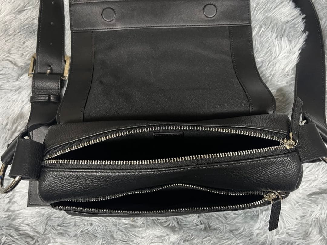 BEARDSLEY レザーボディバッグ ブラック