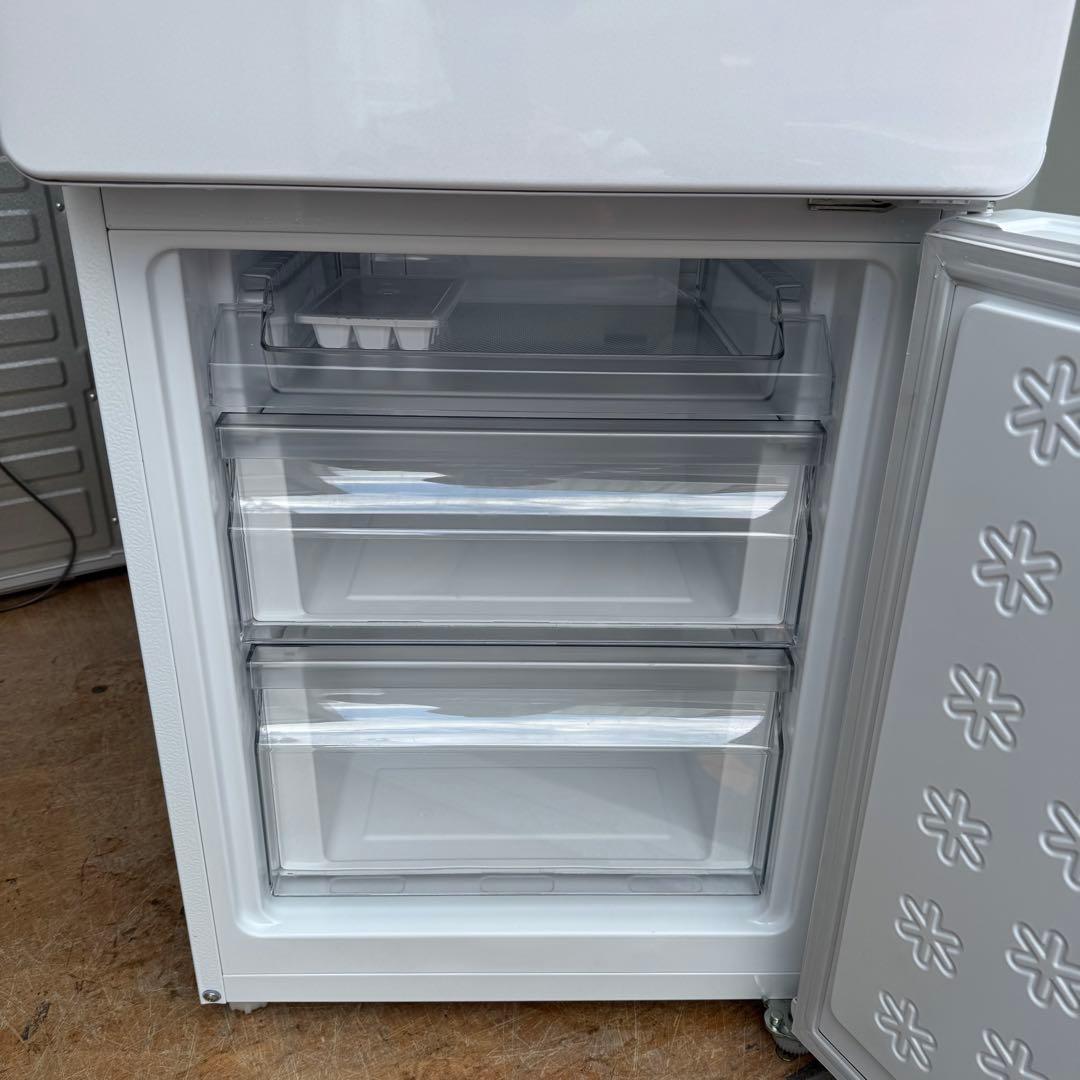 C7413★2023年製美品★ハイアール　冷蔵庫　大型　ホワイト　一人暮らし