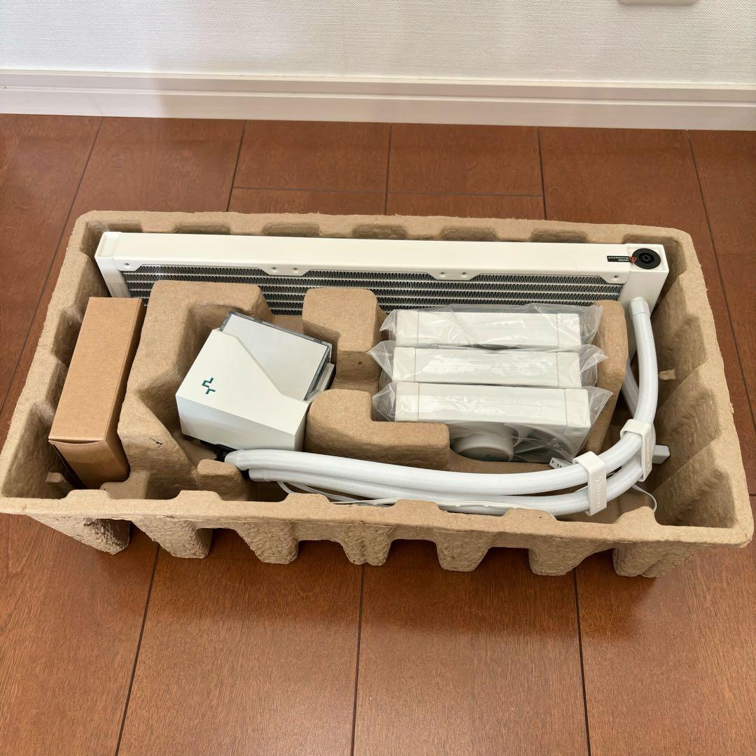 PC用ファン・クーラー Deepcool LT720 WH