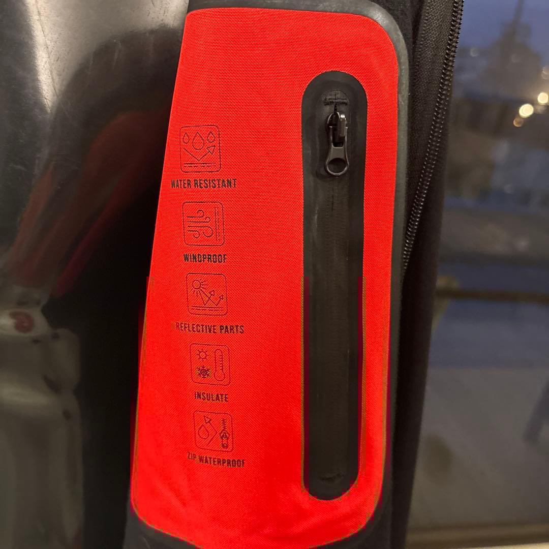 AKRAPOVIC フード付きジャケット 黒　L