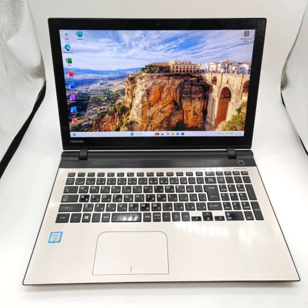 グラボ搭載 フルHD 15 東芝 i7-6 16GB SSD240GB オフィス