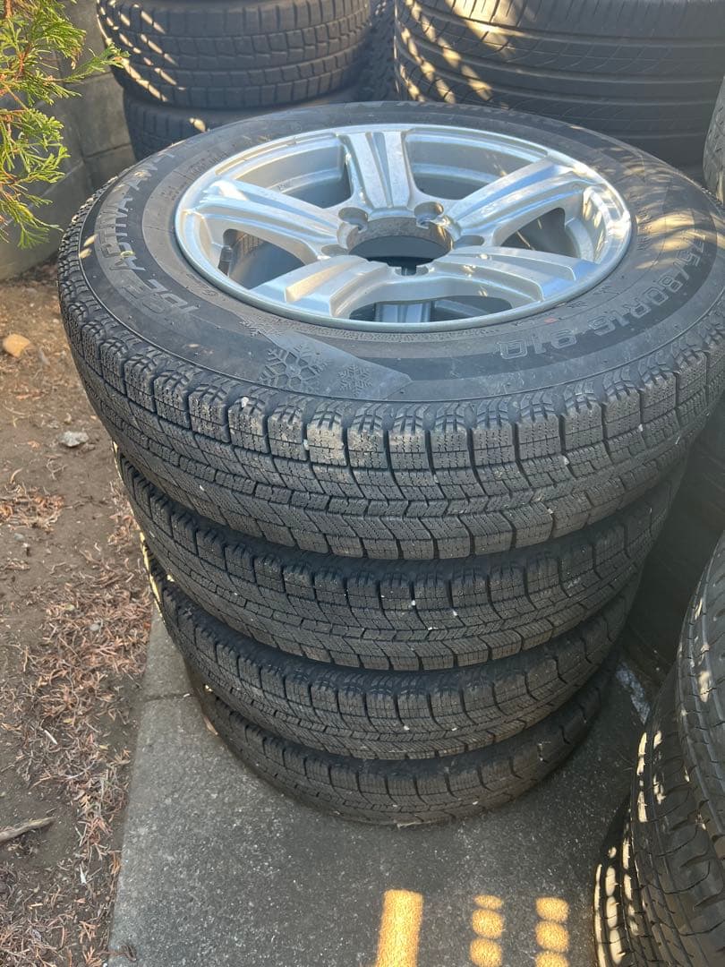 23年製造175/80R16スタッドレス　ジムニーに使用