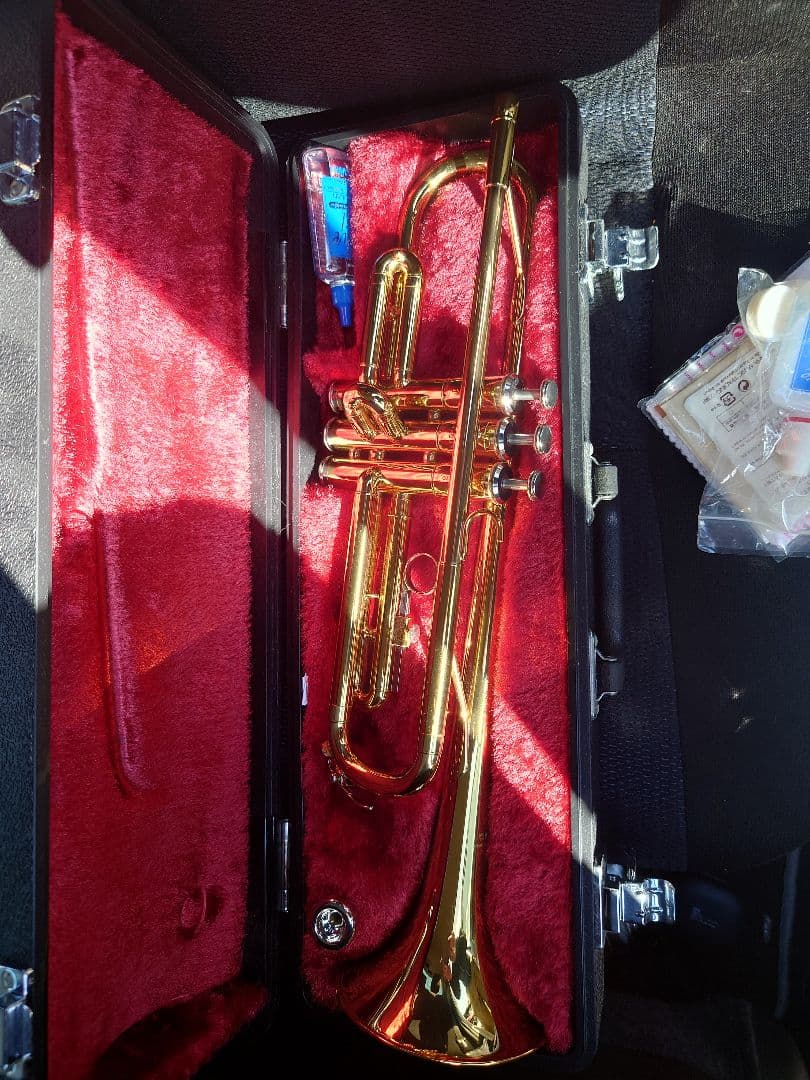 ゴールド トランペット 本体 ケース付き