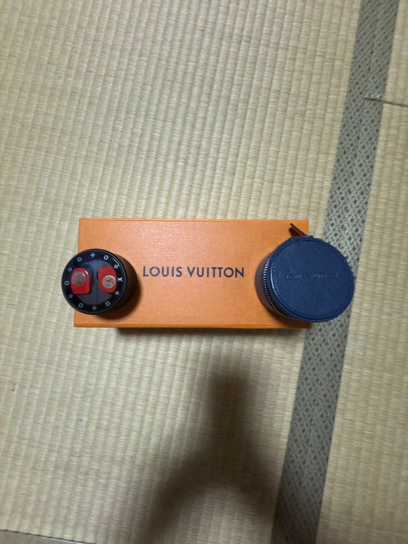 LOUIS VUITTON ワイヤレスイヤフォン ケース付き