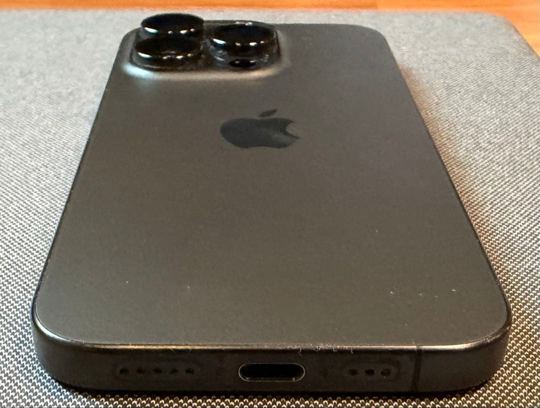 iPhone15pro 128GB SIMフリー ブラックチタニウム ケース付き