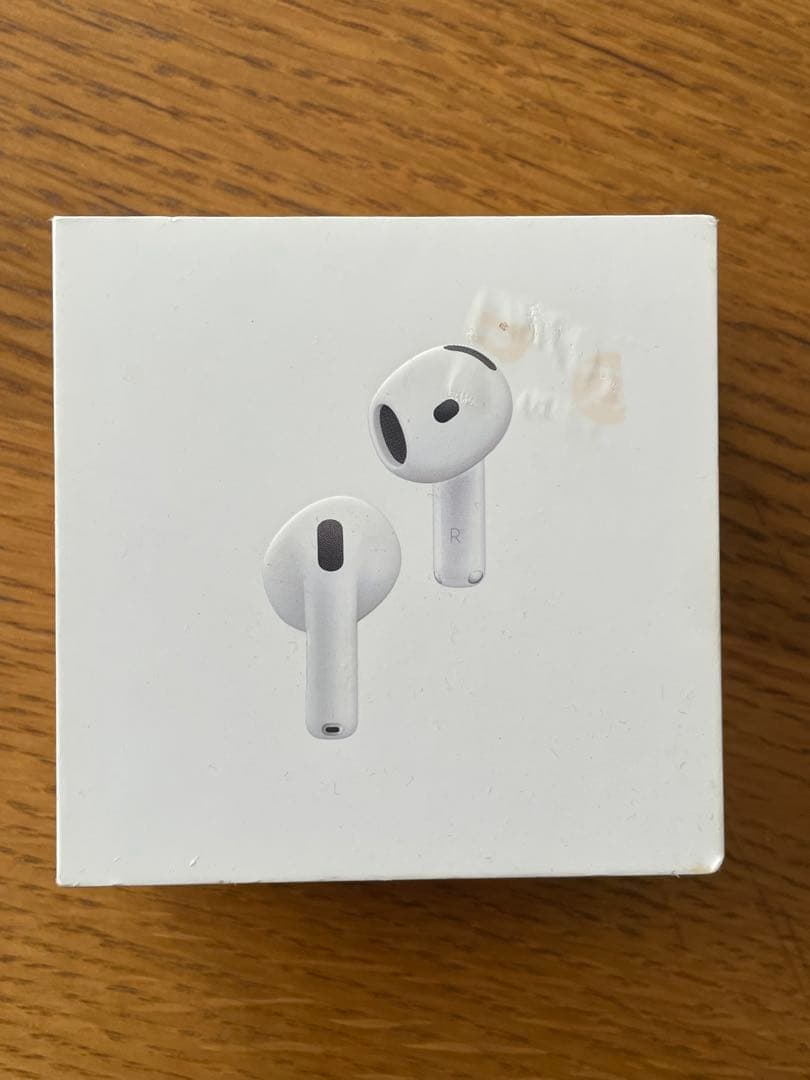 AirPods 4 本体 右耳とケース