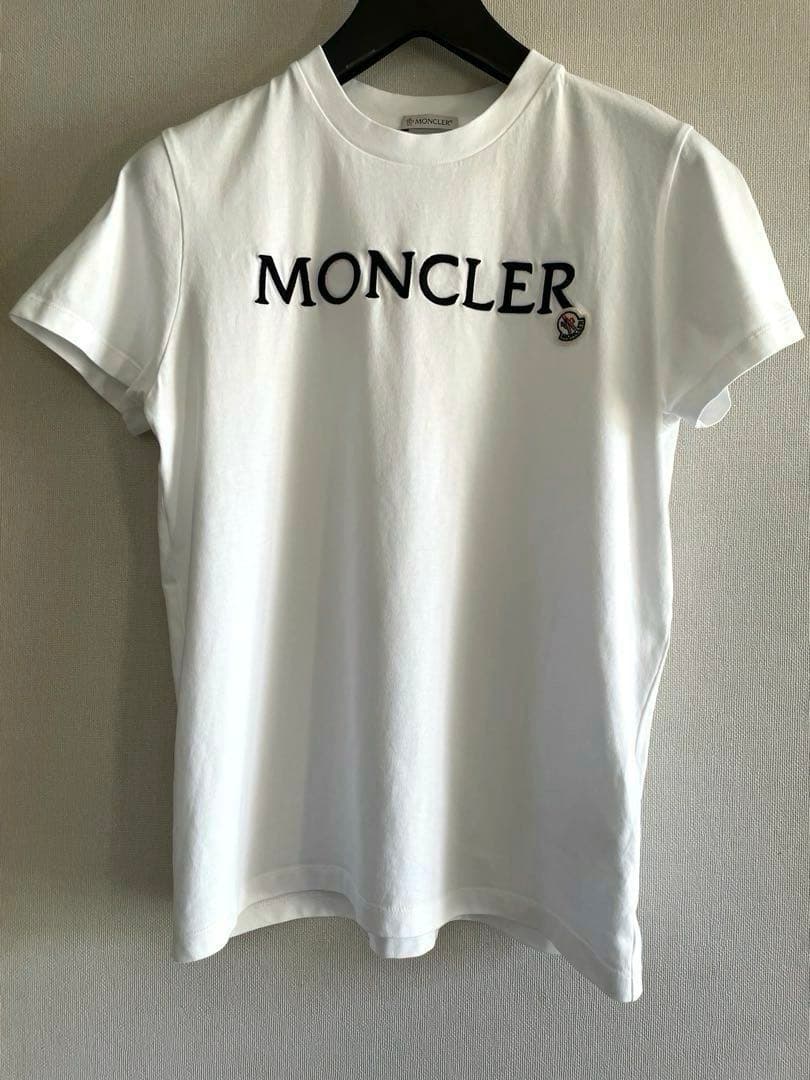 j*j様 モンクレール　ブラック刺繍ロゴTシャツ　Ｍ　 極美品