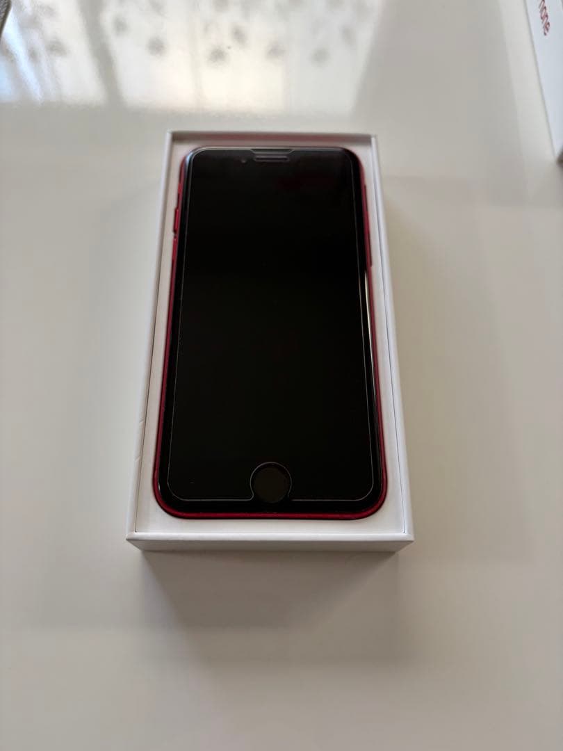 ⭐︎美品　Apple iPhone SE (第3世代) レッド 本体　+おまけ⭐︎