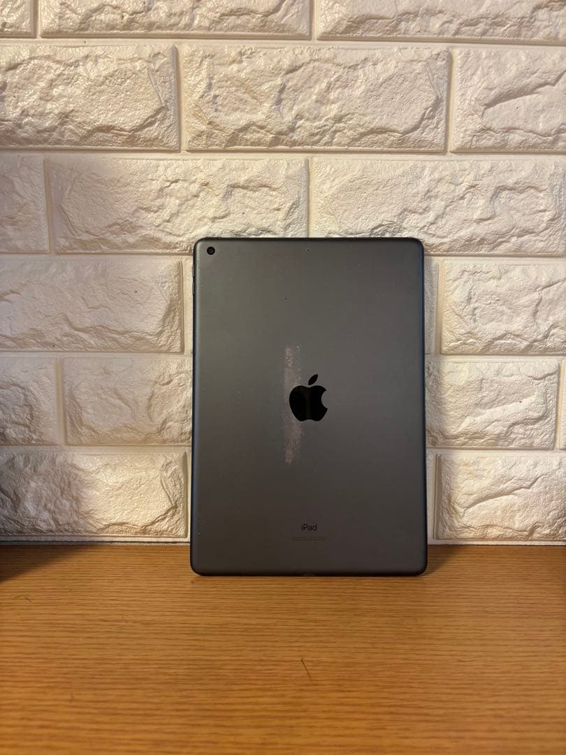 中古Apple iPad (第8世代) 32GB スペースグレー