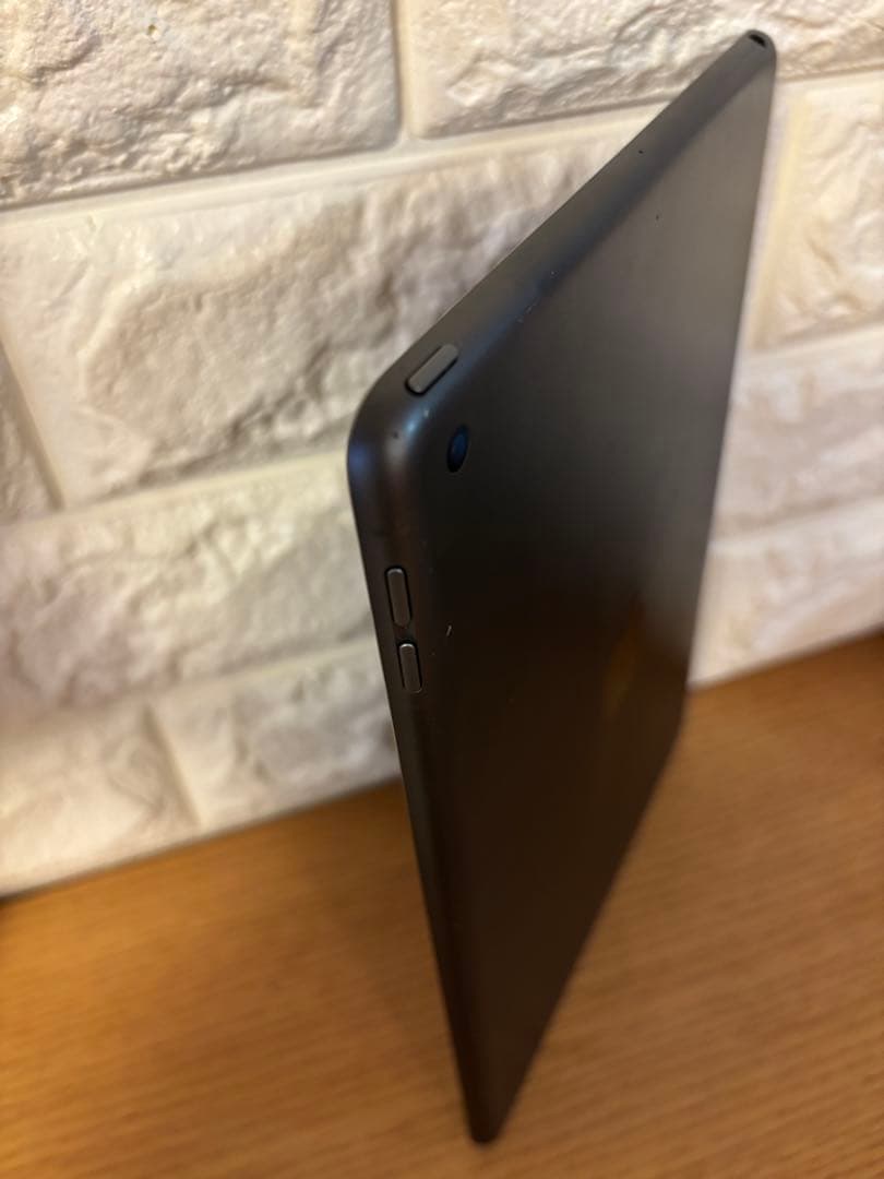 中古Apple iPad (第8世代) 32GB スペースグレー