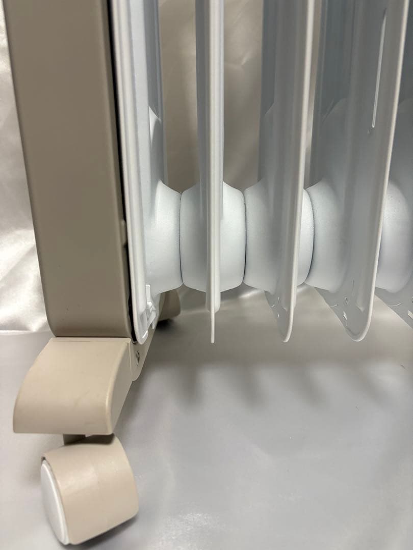 DeLonghi Vertigo オイルヒーター RHJ21F0812-WH