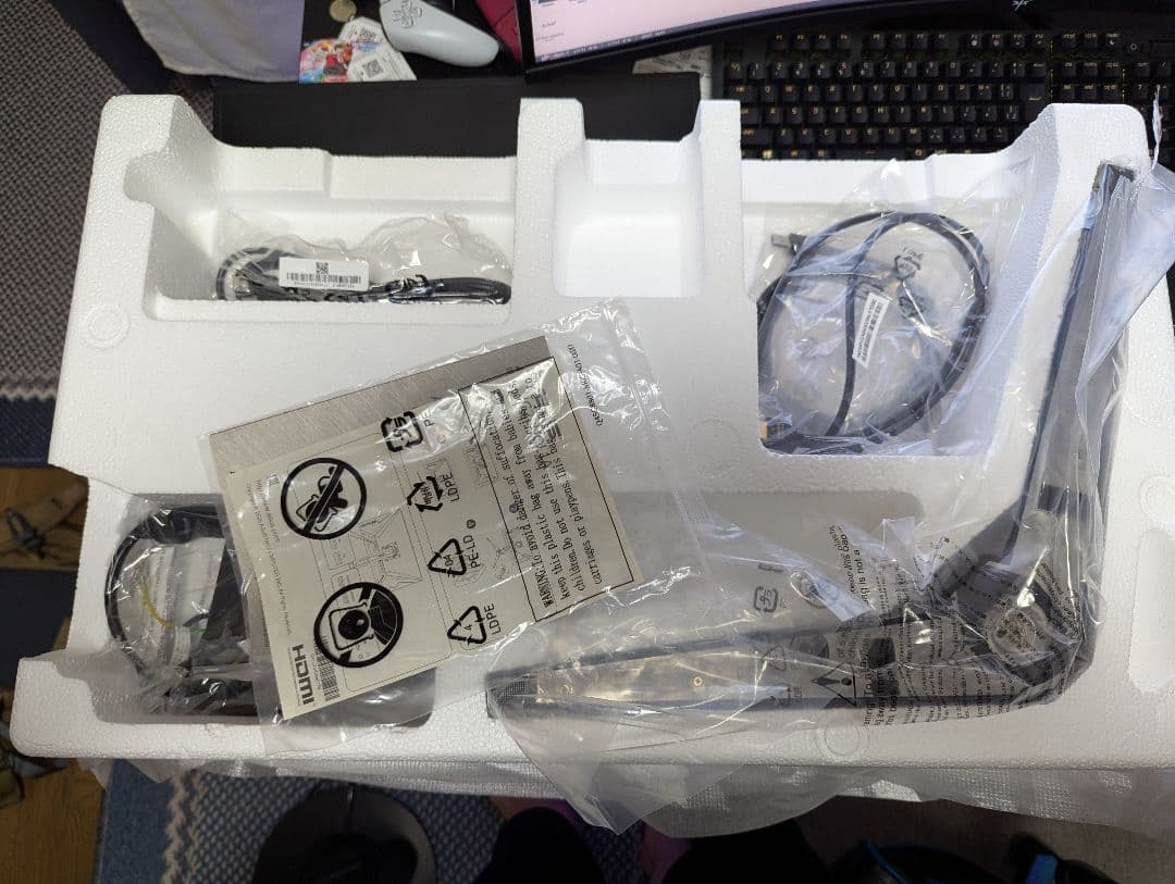 ASUS TUF GAMING VG28UQL1A 28インチ 4K 144Hz