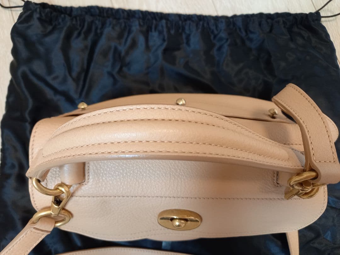 ル*フ様 サンローランミューズトゥミニ ベージュ