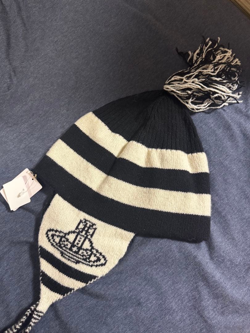 完売品 タグ付き正規品Vivienne Westwood 耳あて付きニット帽