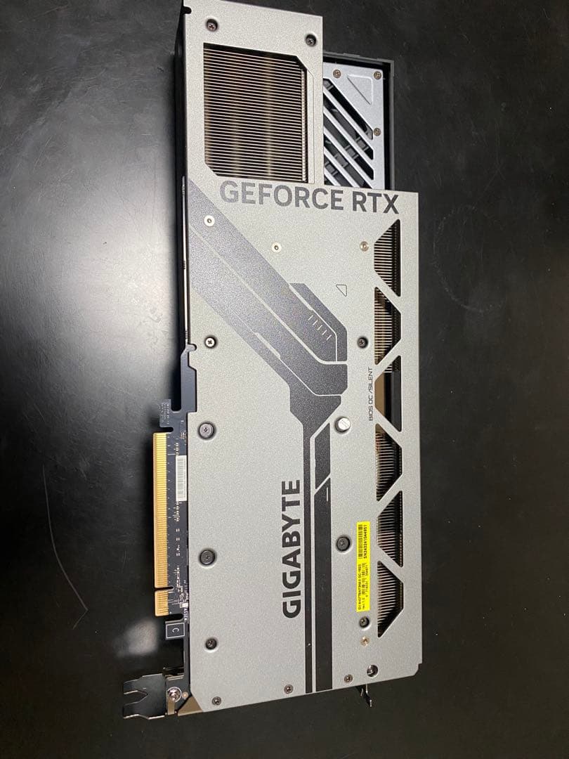 美品GIGABYTE RTX 4070 Ti Super 本体外箱あり