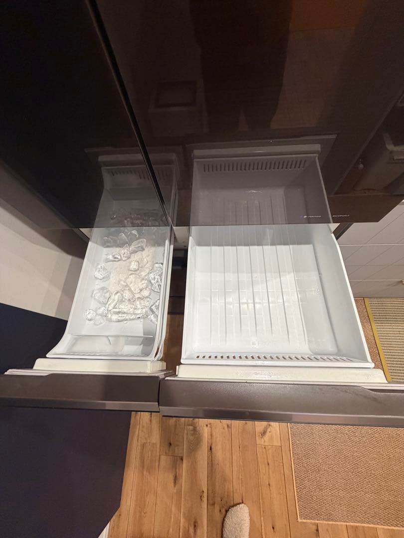 Panasonic 大型冷蔵庫　NR-F611xpv-t型　6ドア