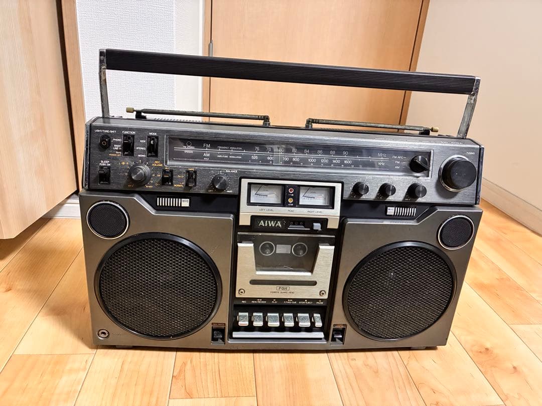 ラジオ・コンポ AIWA 2band stereo radio cassette TPR-820
