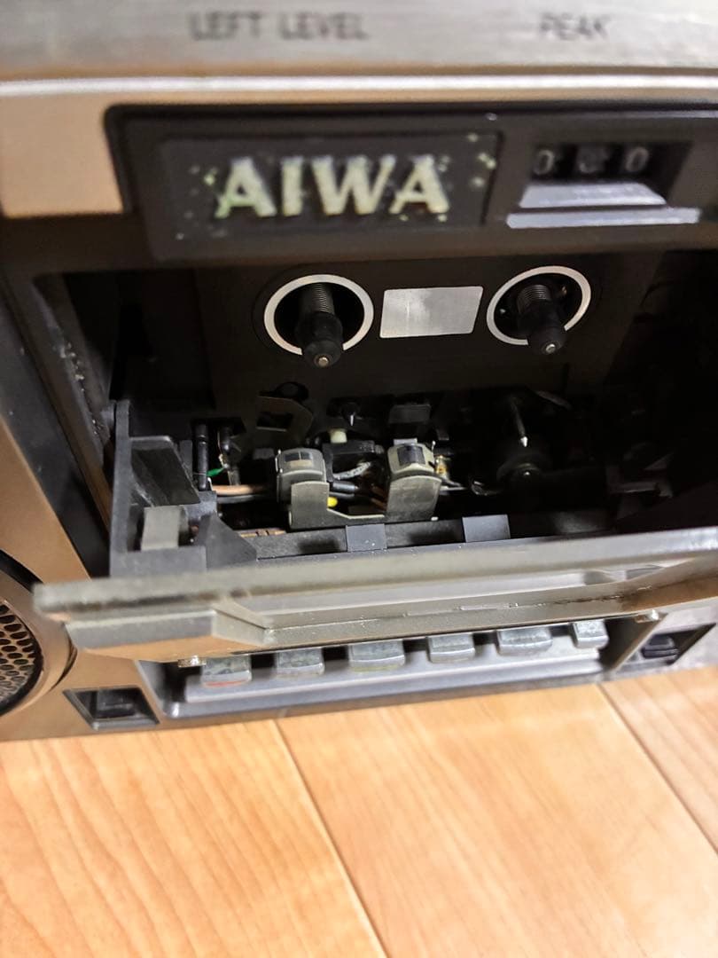 ラジオ・コンポ AIWA 2band stereo radio cassette TPR-820
