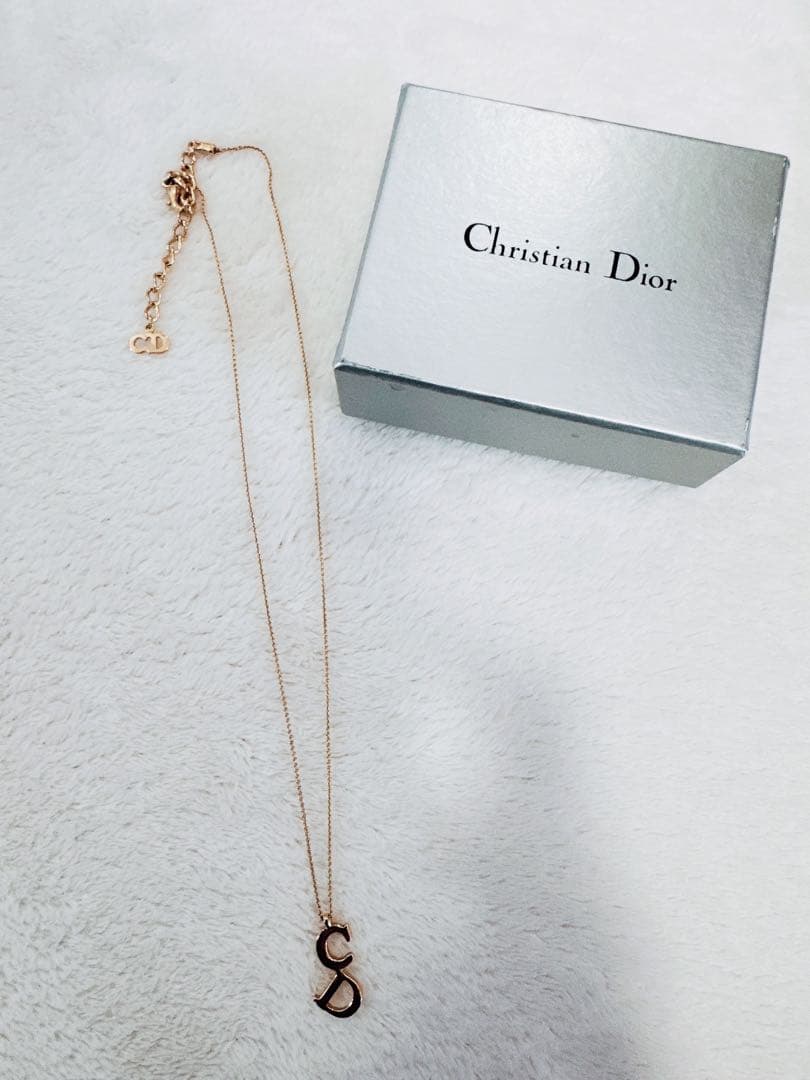 Christian Dior ゴールド ロゴネックレス