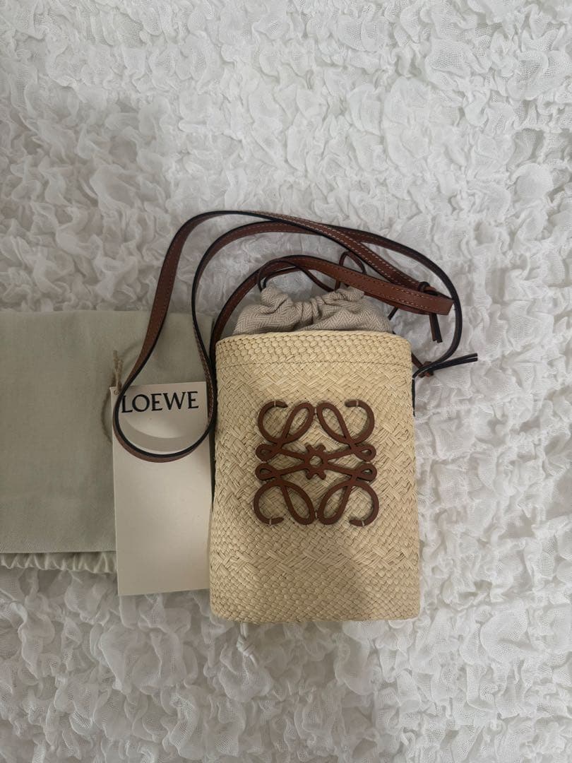 ほぼ新品　LOEWE ロエベ　かごバック　ショルダーバッグ　スクエアポケット