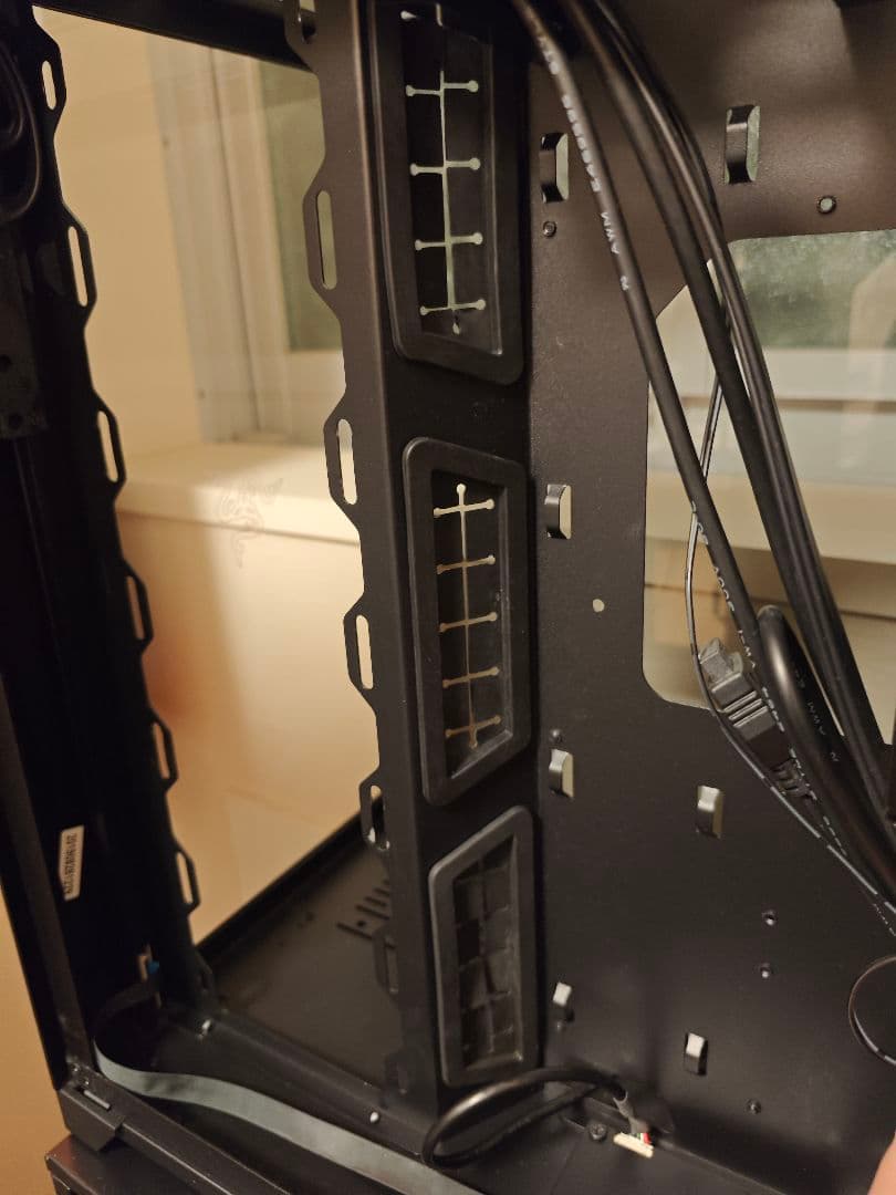 Razerファン必見 Lianli O11 Razer +ファン9個+RGBコン