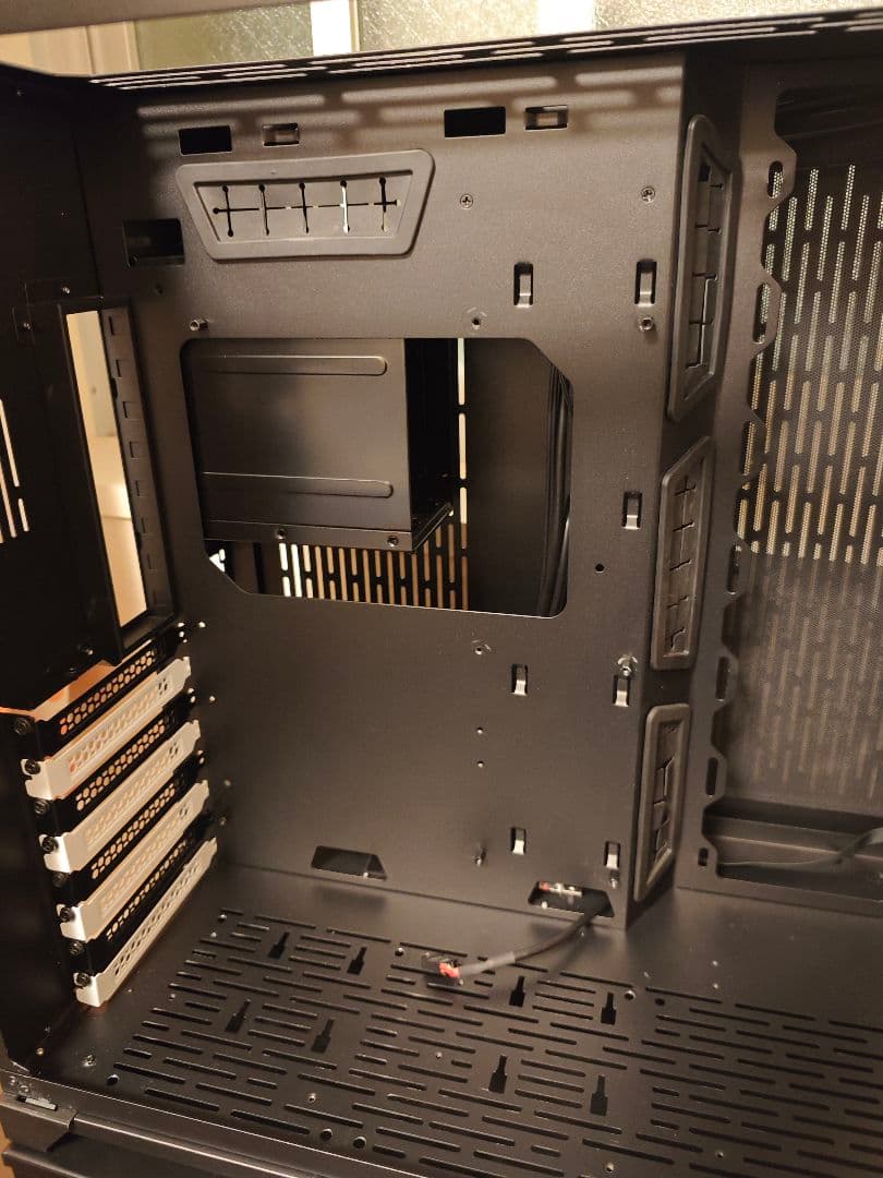 Razerファン必見 Lianli O11 Razer +ファン9個+RGBコン