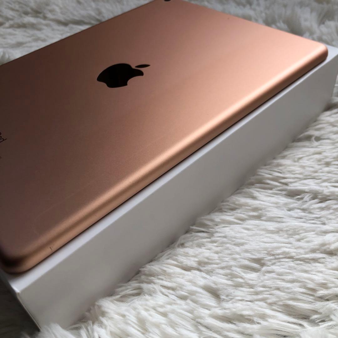 【完動品】iPad 第6世代 128GB 【すぐ発送】【付属品】