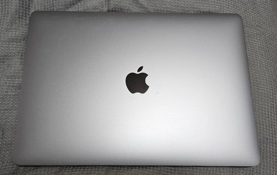 MacBook Air M1 13インチ 8/256GB