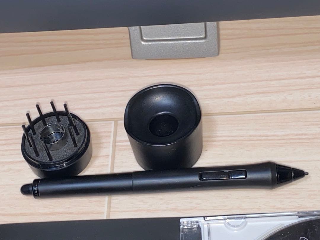 wacom 液タブ Cintiq 22HD DTK-2200