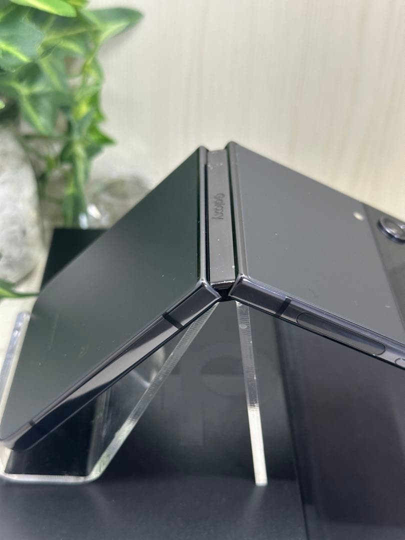 ✅SAMSUNG Galaxy Z Flip4 5G(訳あり)