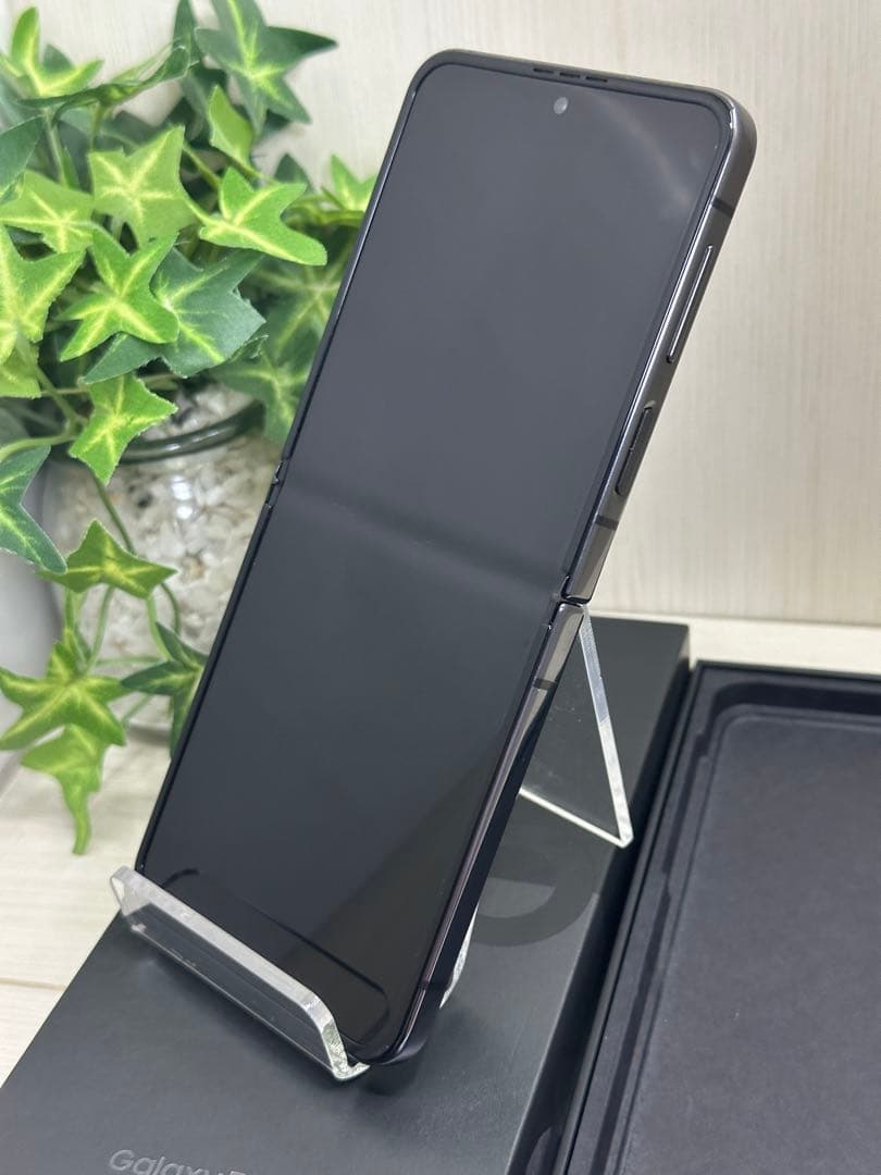 ✅SAMSUNG Galaxy Z Flip4 5G(訳あり)