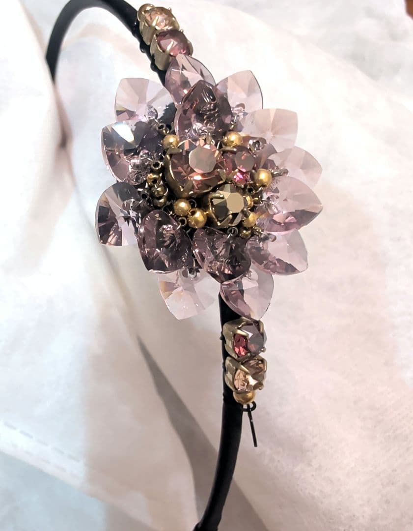 COMPLEX BIZ スワロフスキー フラワー カチューシャ レザー パープル