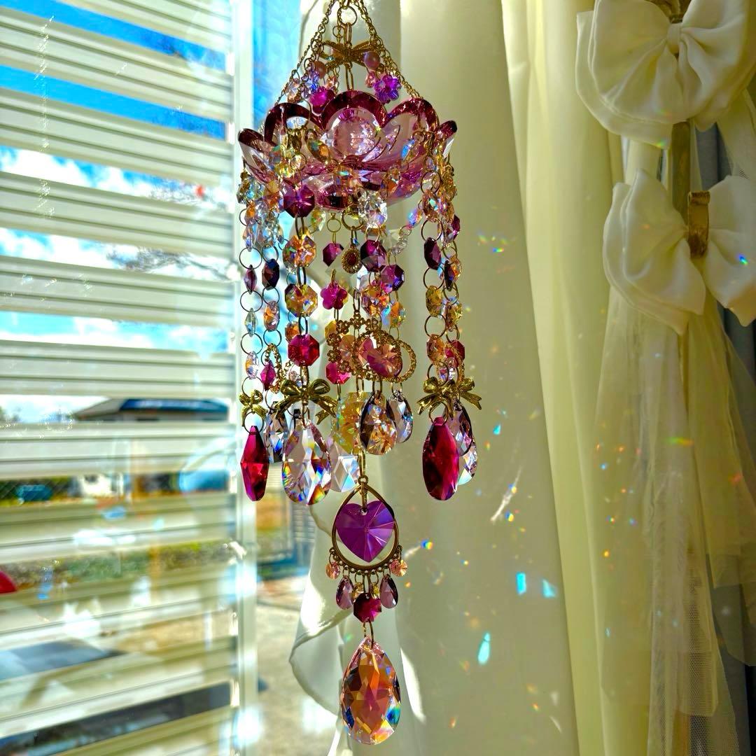 アンティークピンクSWAROVSKI受け皿シャンデリア風サンキャッチャー