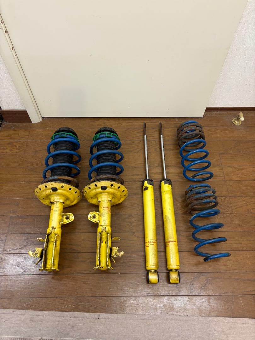 カヤバ　エスペリア　サスキット　一台分　フィット　GK3,4,5,6 GP5,6