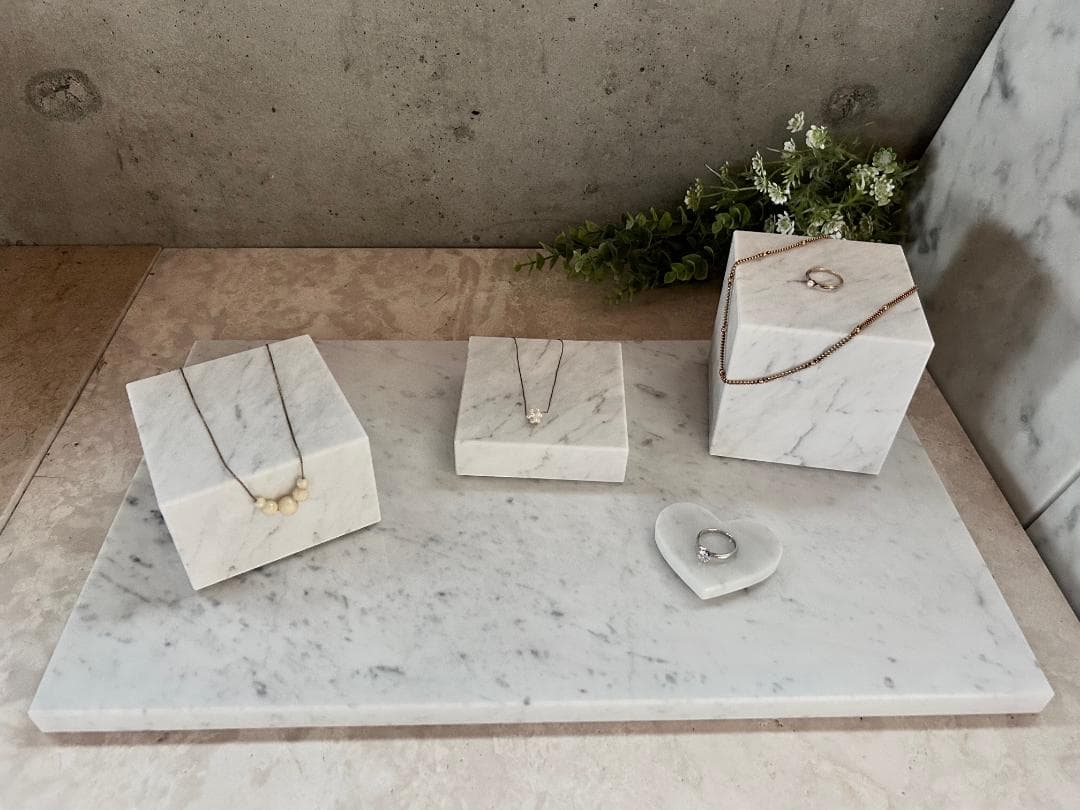 天然白大理石ブロック・プレート●5点セット●アクセサリー　ディスプレイ●送料無料