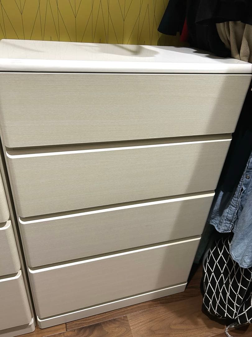 ISSEIKI ホワイト 4段チェスト