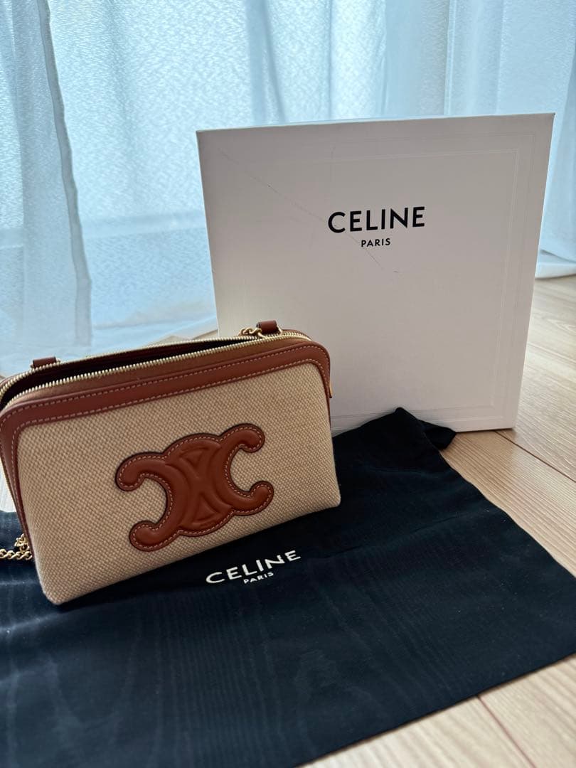 Celine チェーン付きクラッチ キュイル トリオンフ