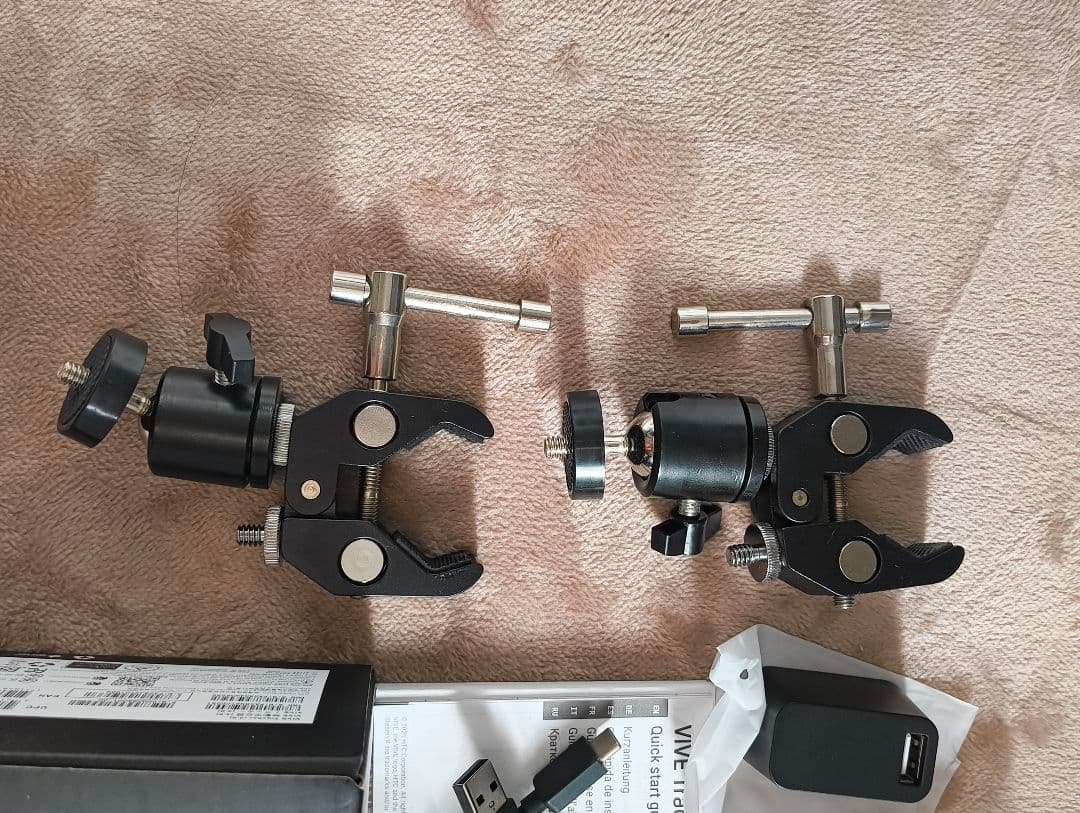 HTC Vive Tracker + Base Station + アクセサリー