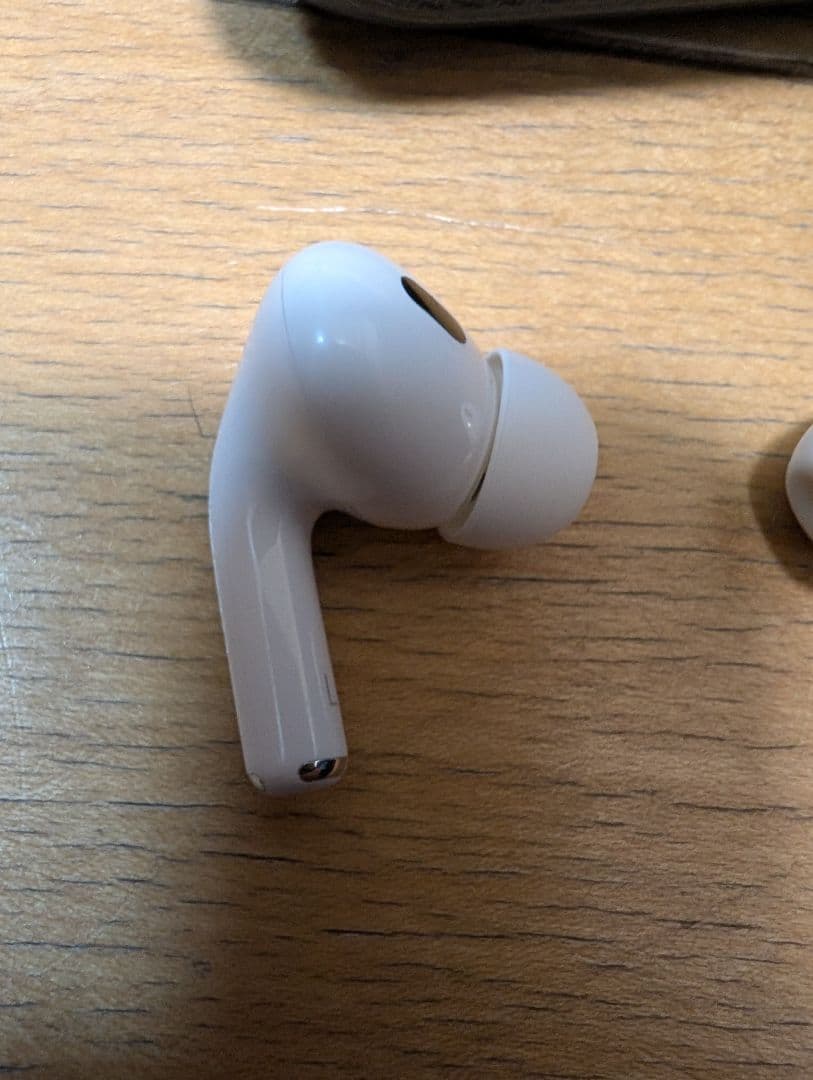 AirPods Pro (第2世代) 本体 Type-C spigenケース付き