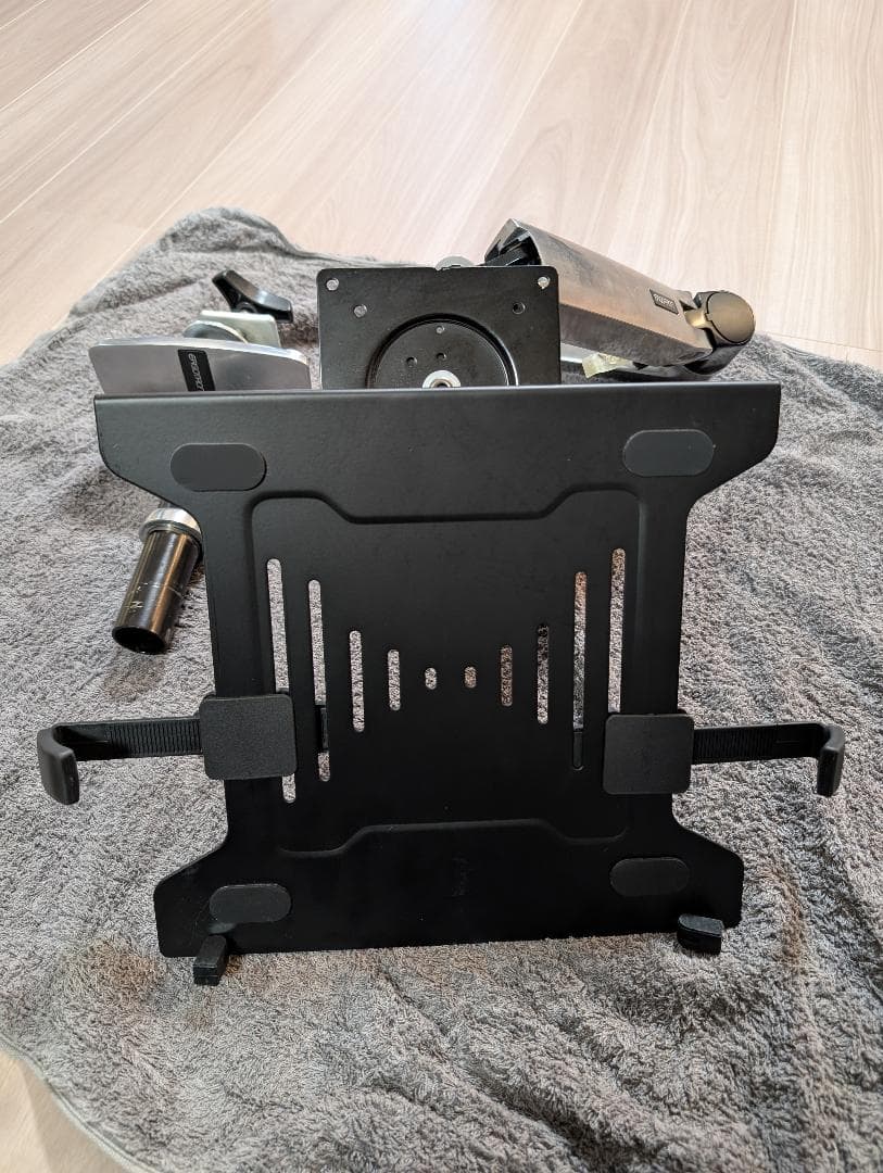 「ジャンク扱」エルゴトロン ERGOTRON LX モニターアーム おまけ付き