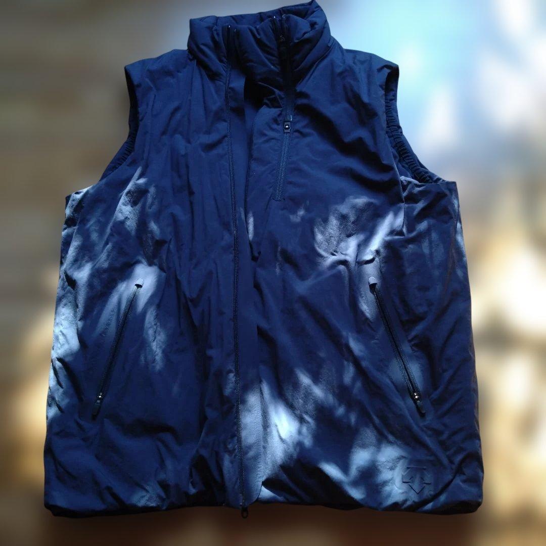 新品デサントオルテライン チタニウムサーモベスト XLサイズ