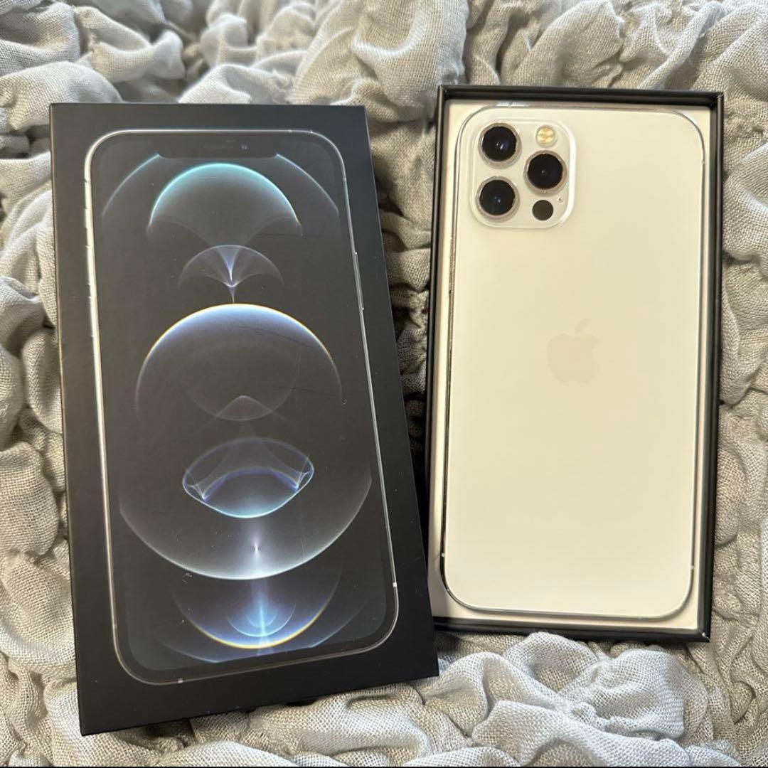 iPhone12 Pro128GBsilver本体