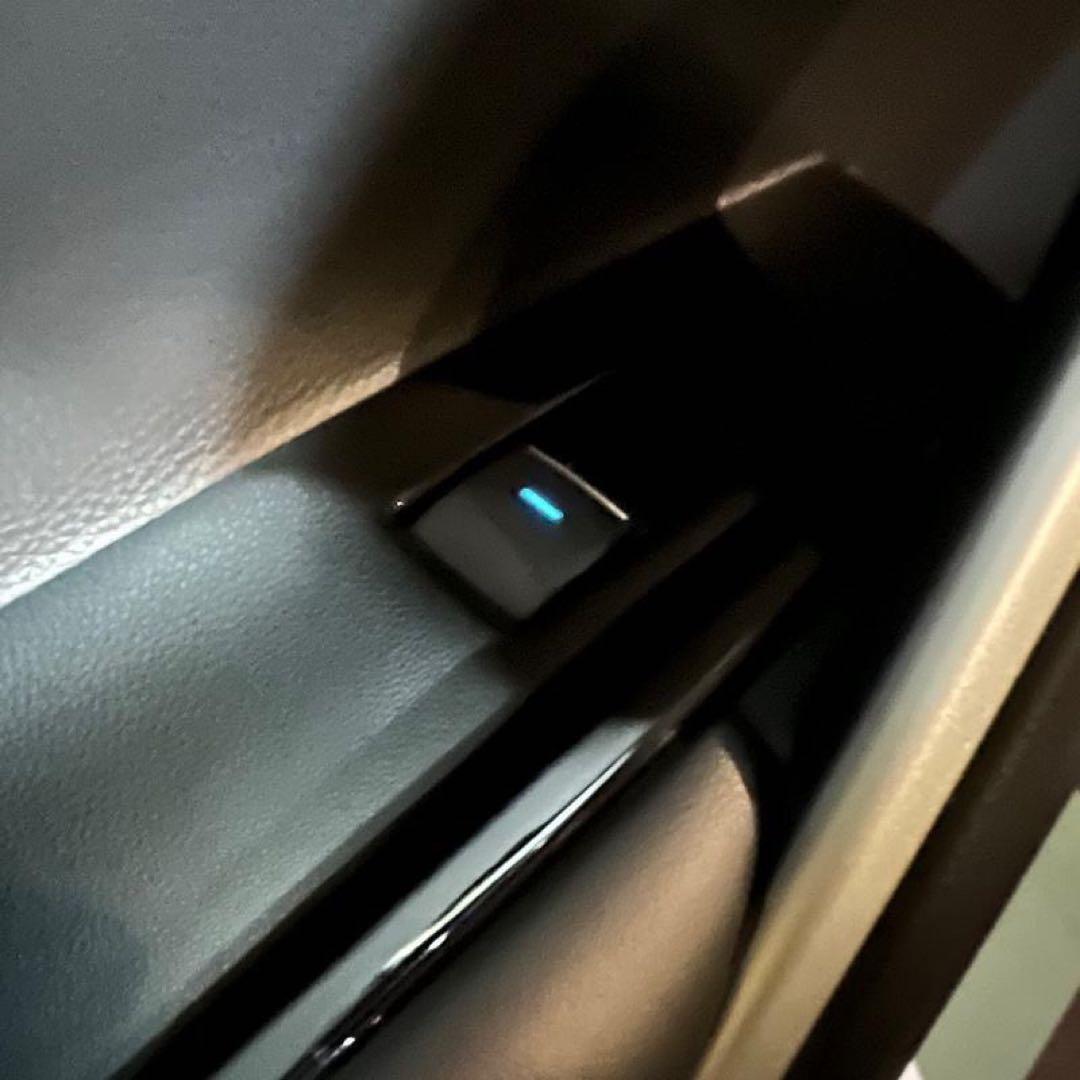 パワーウインドウスイッチ　カローラクロス　4点セット