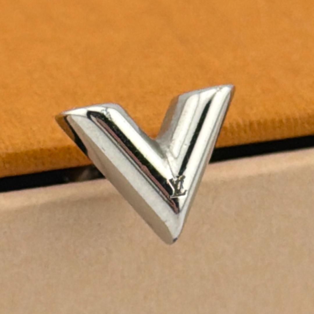 さなみつルイヴィトン エセンシャルV シルバー 片耳 ピアス スタッズ