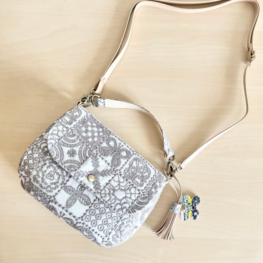 ミナペルホネン コロンとしたショルダーバッグMB510-072